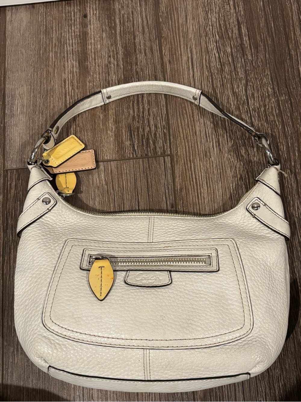 Y2K / Late 2000s Retro white pebbled leather Coach Penelope hobo shoulder bag - Picture 5 of 9